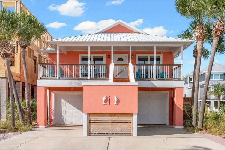 Adorable Beach Cottage One Block from the Gulf of Mexico