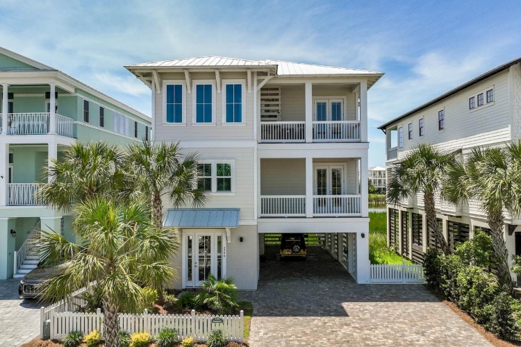 Enjoy Extraordinary Water Views at this Modern Destin Retreat