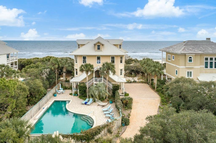 Extraordinary Gulf Front Retreat in the St. George Plantation