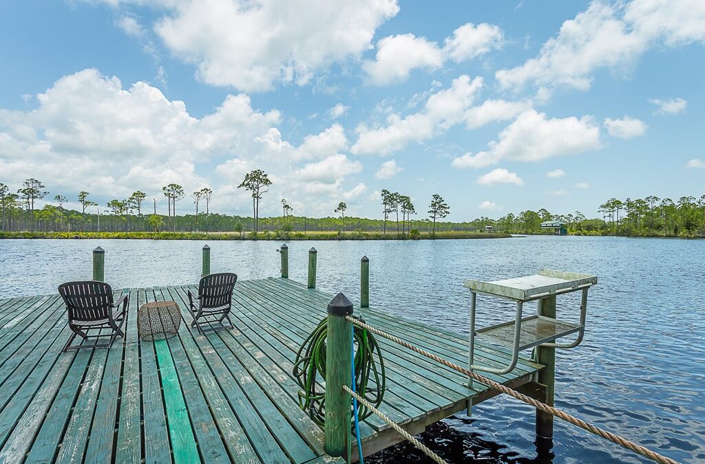 A Serene Estate on the Carrabelle River: Masterpiece of Elegance and Functionality